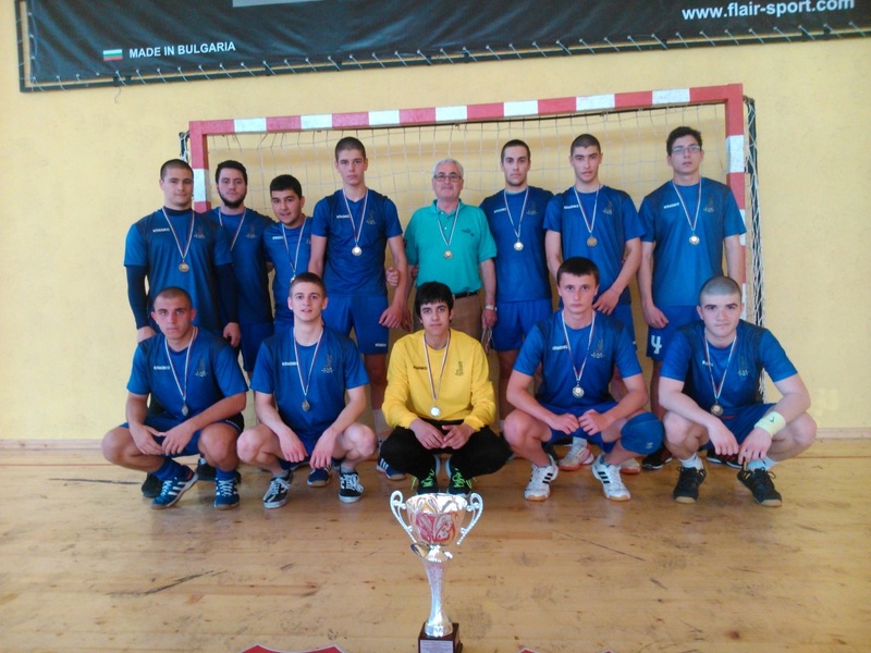 Отборът по хандбал на бургаския Строителен техникум стана републикански шампион