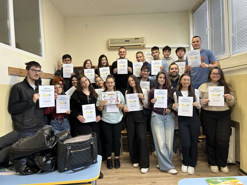Учениците от ПГСАГ „Кольо Фичето“ се включиха активно в кампанията на Екопак – „Екоклас